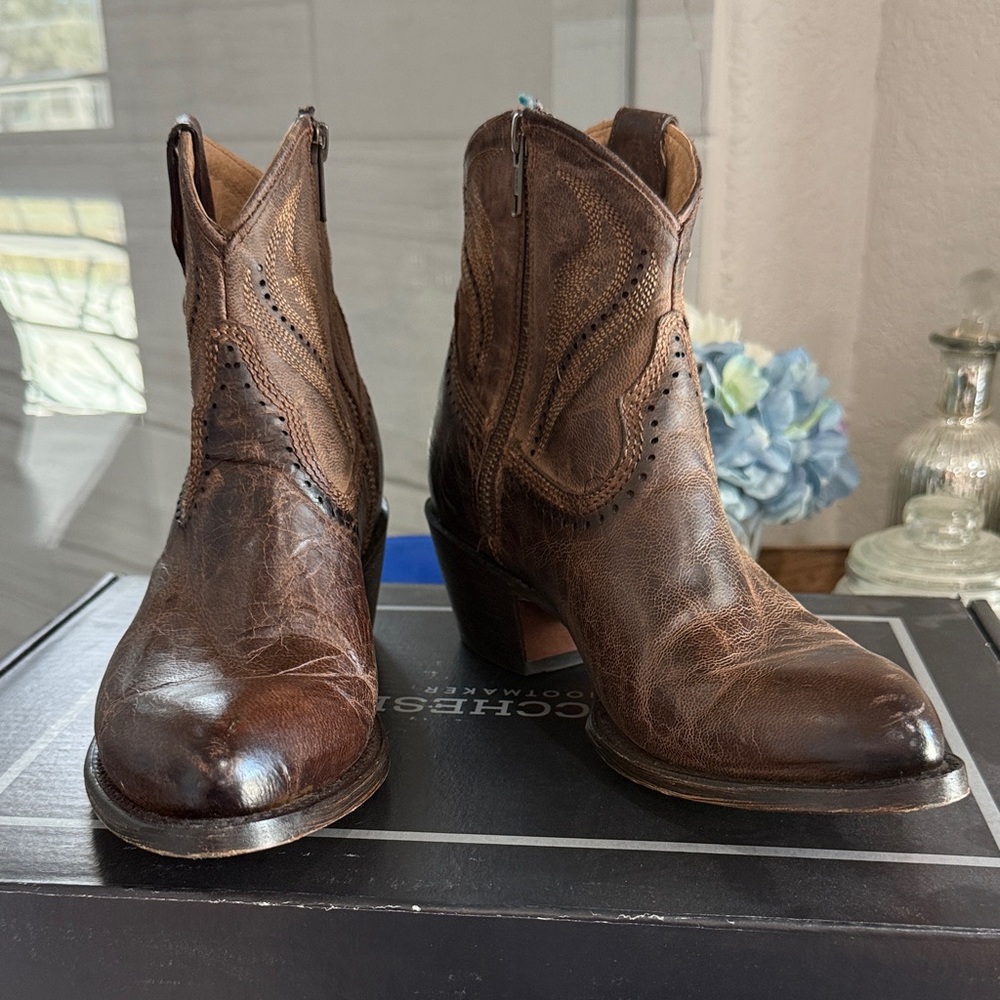 Lucchese M6039 Women’s Sabine Bootie Distressed Dark Brown Western Boots